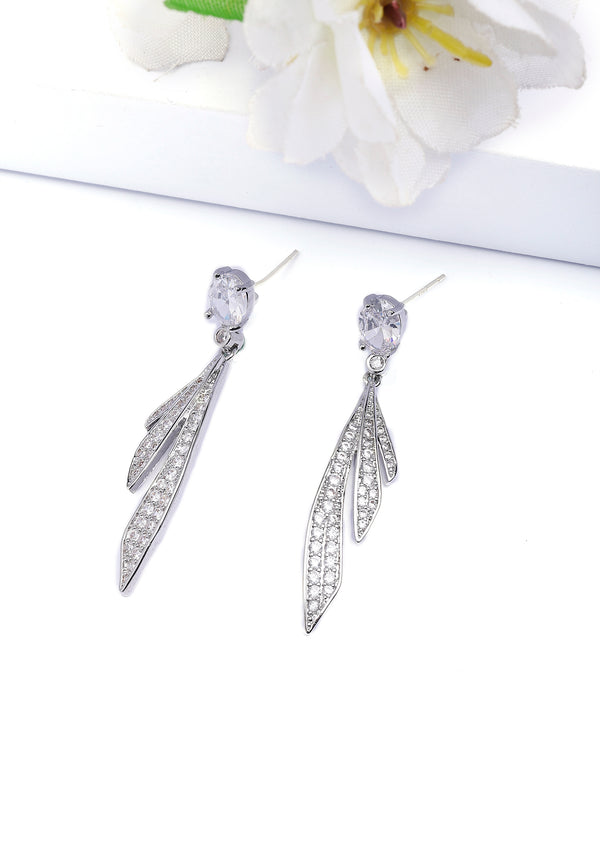Pendientes de gota de pluma de color plateado